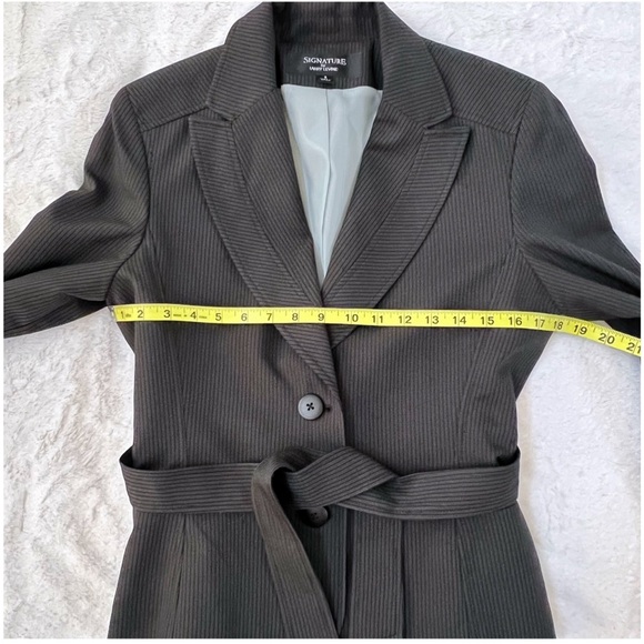 Larry Levine Women’s Peplum Blazer Size 8 - Picture 13 of 15